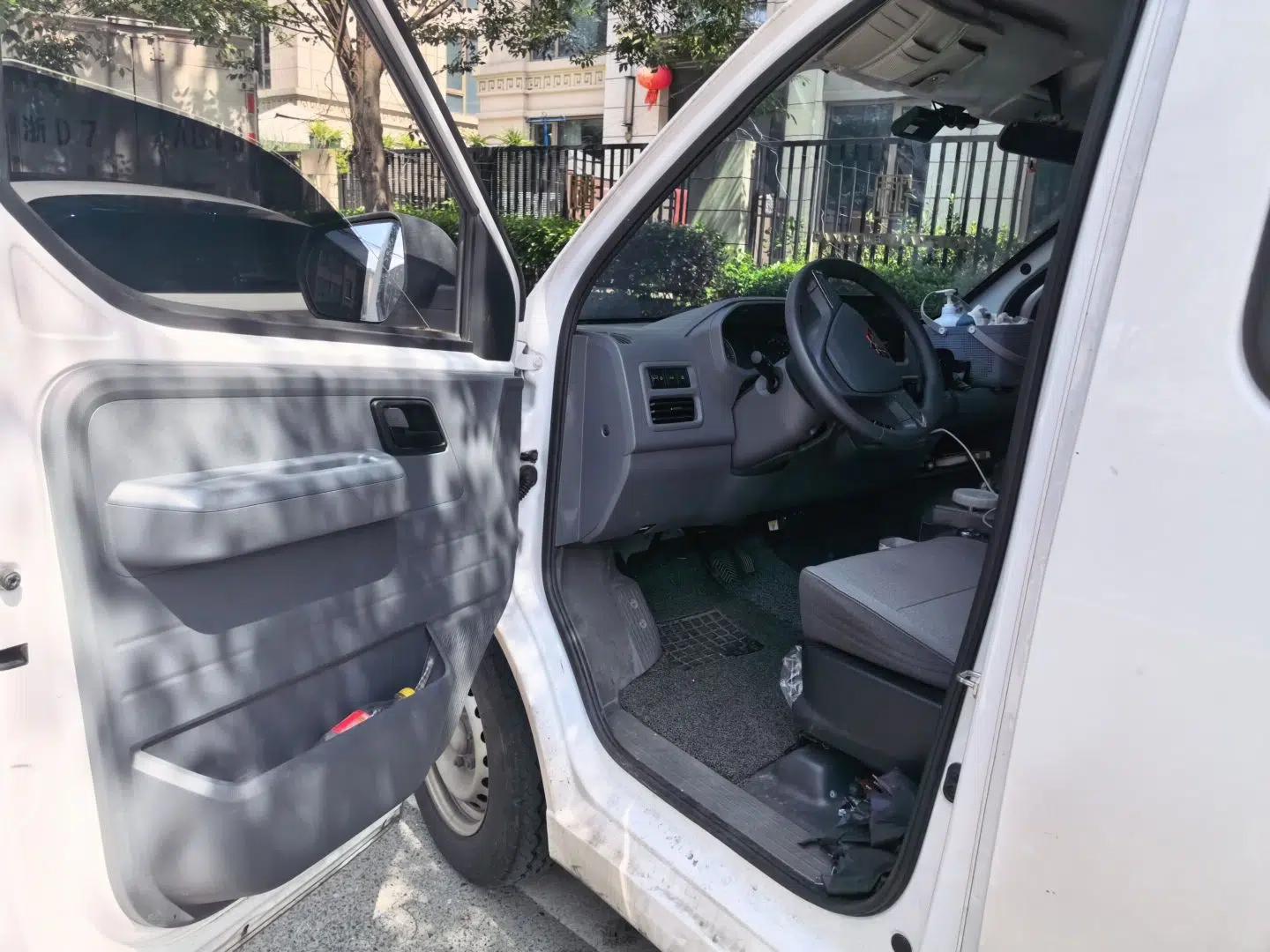 Wuling Yangguang 2026 Model, 440km Bus Comfort Edition, 6 Seats — миниатюра 13
