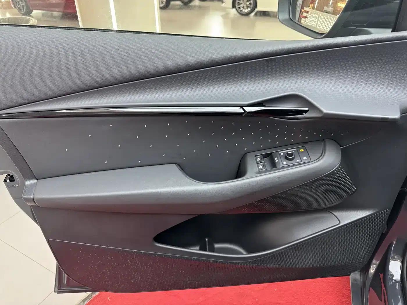 VW 06 2024 Facelift Ultra Long Range Edition — миниатюра 12