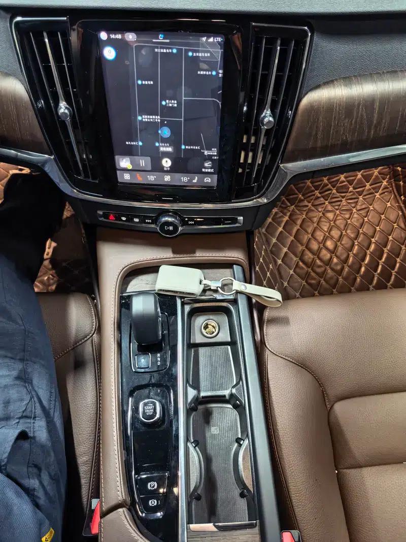 2024 Volvo V90 Cross Country B5 AWD Smart Edition — миниатюра 11