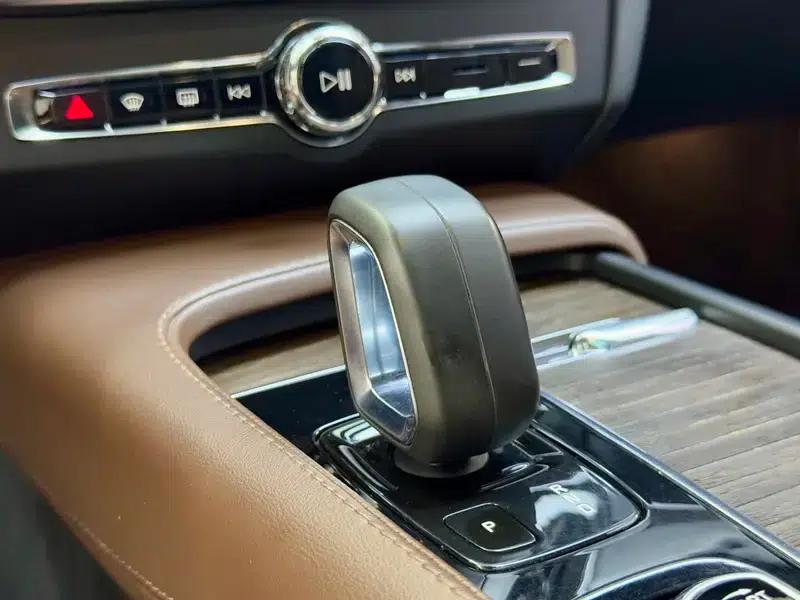 2022 Volvo V90 Cross Country B5 AWD Ultimate Edition — миниатюра 10