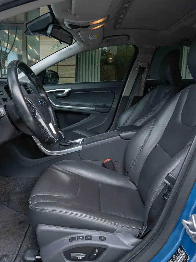 2016 Volvo V60 T5 Smart Edition — миниатюра 16