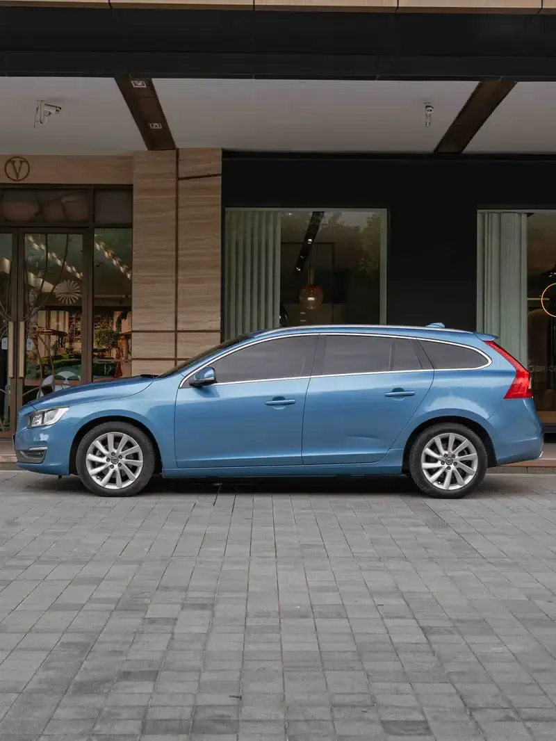 2016 Volvo V60 T5 Smart Edition — миниатюра 3