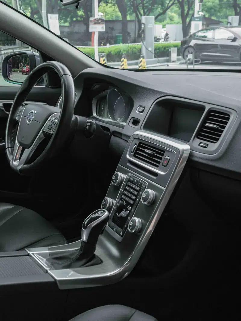 2016 Volvo V60 T5 Smart Edition — миниатюра 6