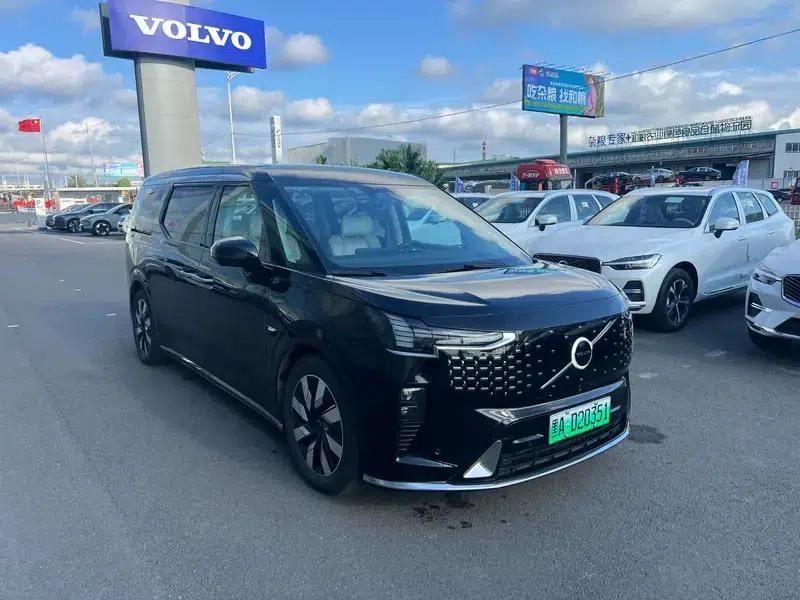 Volvo EM90 2025 Ultra 6-seater — миниатюра 3