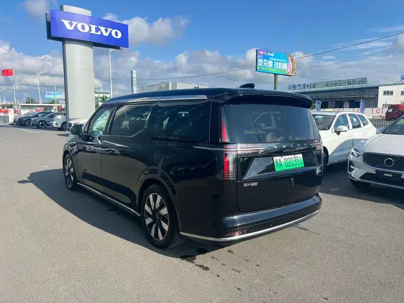 Volvo EM90 2025 Ultra 6-seater — миниатюра 4