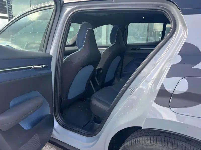 Volvo EX30 2025 Rear-Wheel Drive Long Range Plus — миниатюра 11