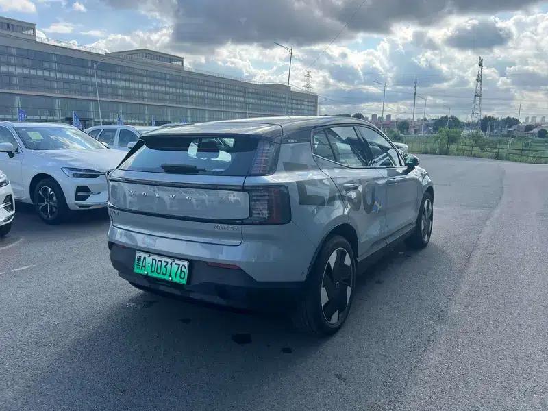 Volvo EX30 2025 Rear-Wheel Drive Long Range Plus — миниатюра 6