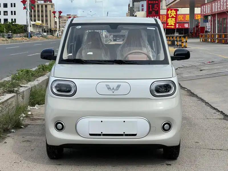 Wuling Hongguang MINIEV 2024 Model 215km/h Youth Edition (Lithium Iron Phosphate) — миниатюра 2