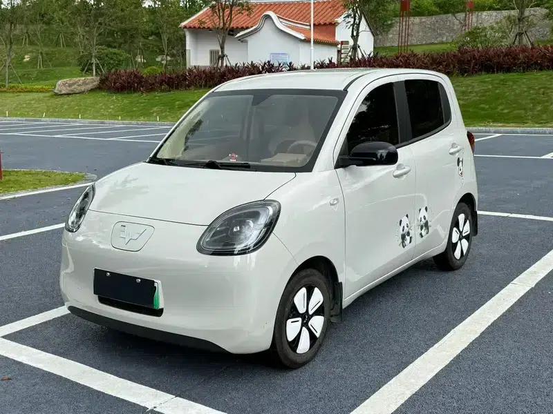 Wuling Hongguang MINIEV 2025 Model, 205km/h, Lithium Iron Phosphate, Four-Door Advanced Version — миниатюра 1
