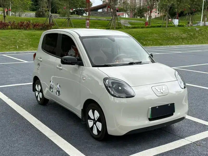 Wuling Hongguang MINIEV 2025 Model, 205km/h, Lithium Iron Phosphate, Four-Door Advanced Version — миниатюра 3