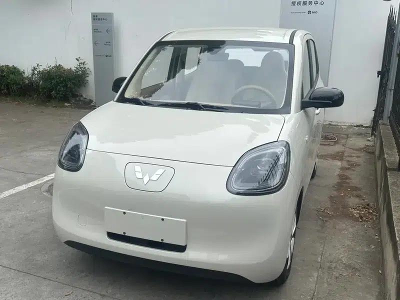 Wuling Hongguang MINIEV 2025 Model, 205km/h, Lithium Iron Phosphate, Four-Door Version, Premium+ Edition — миниатюра 1