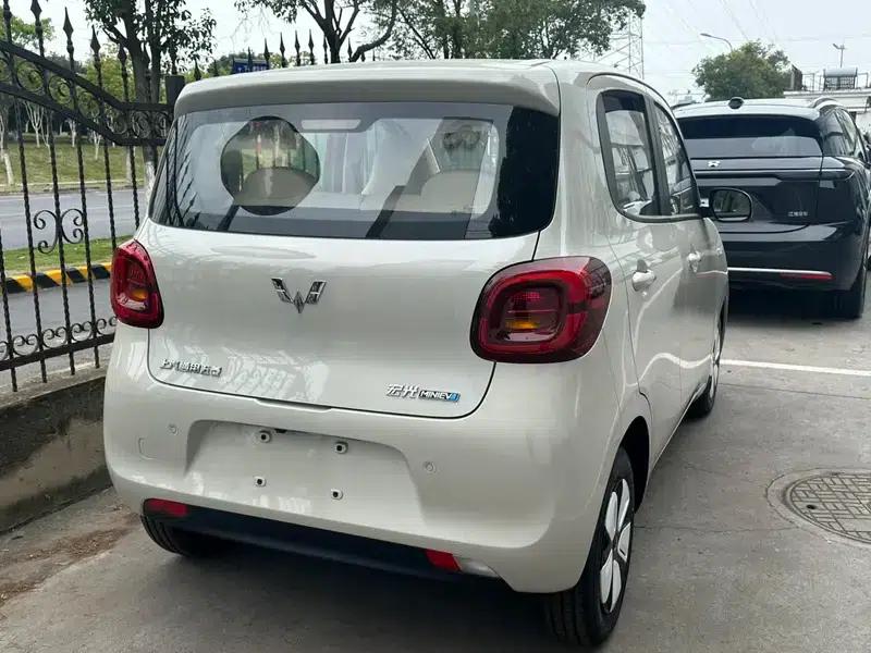 Wuling Hongguang MINIEV 2025 Model, 205km/h, Lithium Iron Phosphate, Four-Door Version, Premium+ Edition — миниатюра 4