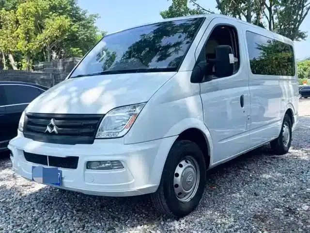 Xintu V80 2023 2.0T PLUS Manual City Edition Short Wheelbase Ultra-Low Roof 7/8/9 Seats