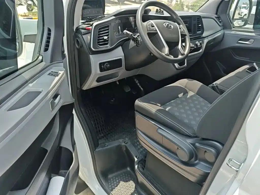 Xintu V80 2025 PRO Aoyuntong 2.0T Automatic Long Wheelbase Mid-Roof 6/7/8/9 Seats — миниатюра 16