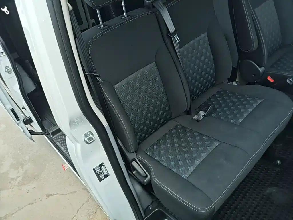 Xintu V80 2025 PRO Aoyuntong 2.0T Automatic Long Wheelbase Mid-Roof 6/7/8/9 Seats — миниатюра 25