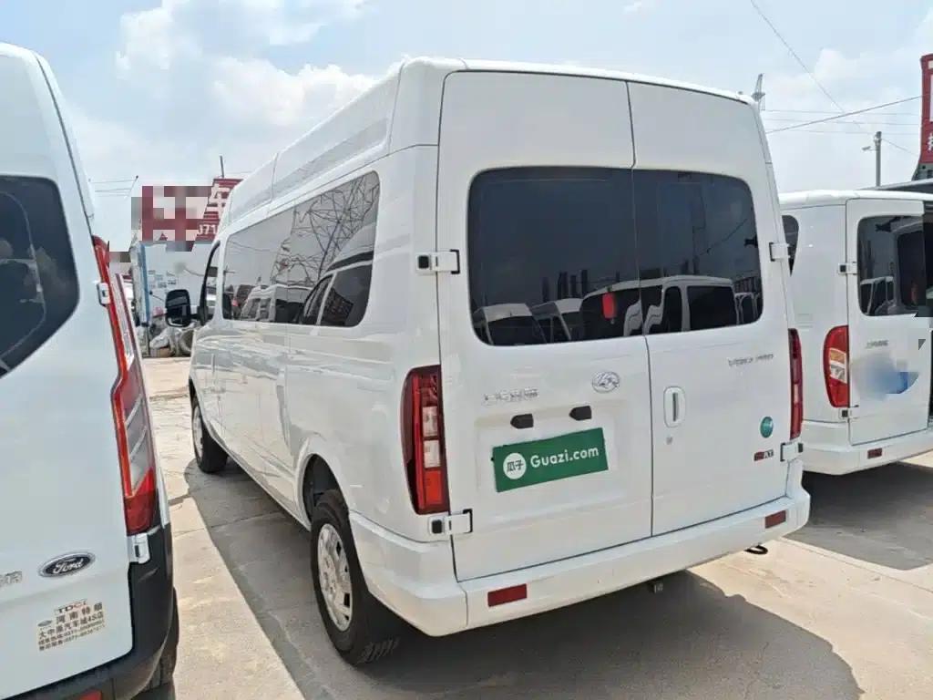 Xintu V80 2025 PRO Aoyuntong 2.0T Automatic Long Wheelbase Mid-Roof 6/7/8/9 Seats — миниатюра 5