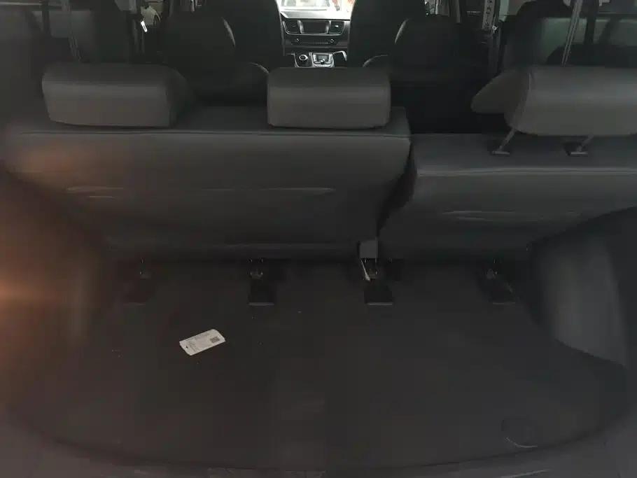 Maxus G10 2021 2.0T Automatic Elite Edition Gasoline 7-Seater — миниатюра 4