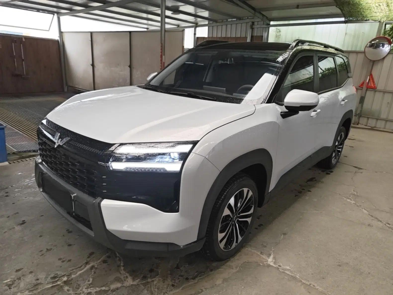 Wuling Xingguang 560 New Energy 2026 Model, Plug-in Hybrid, 125 km, Luxury Version — миниатюра 1