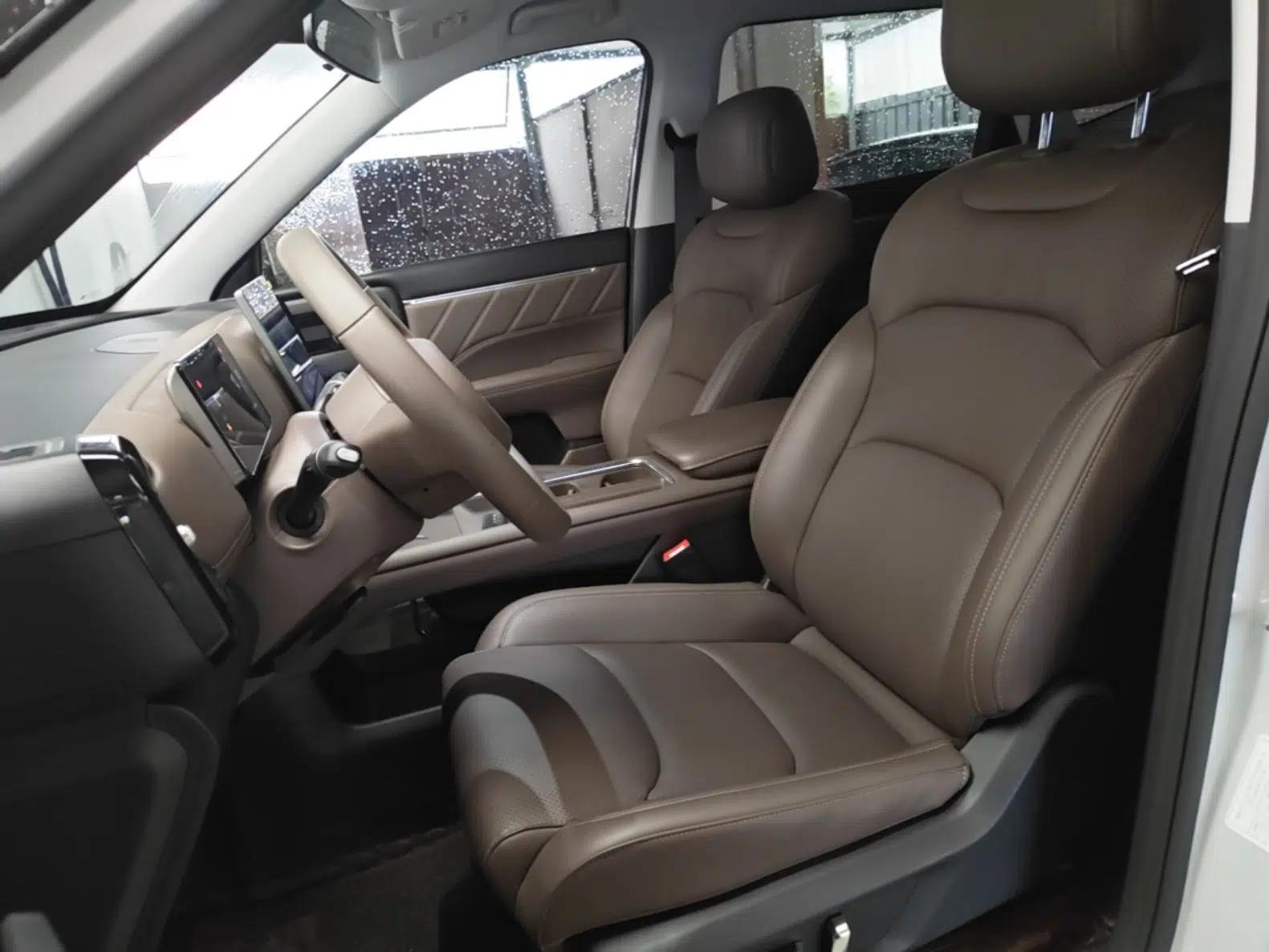 Wuling Xingguang 560 New Energy 2026 Model, Plug-in Hybrid, 125 km, Luxury Version — миниатюра 17