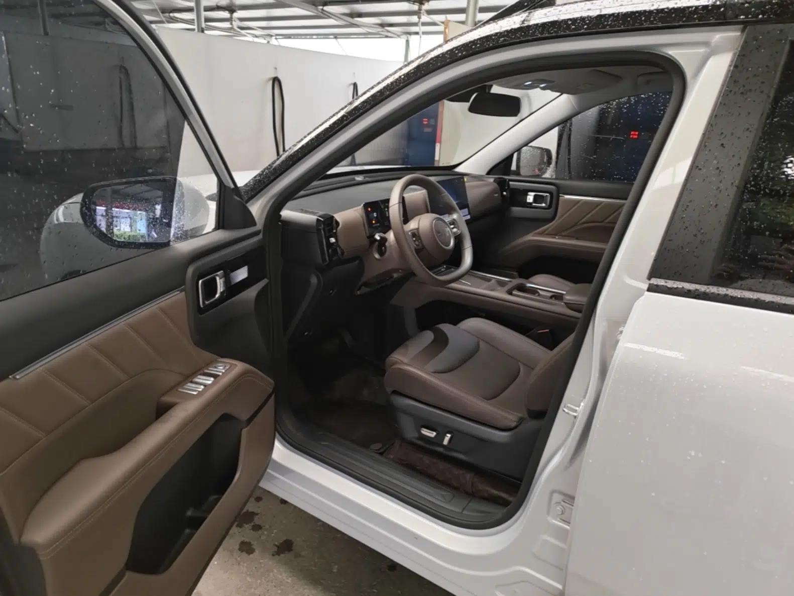 Wuling Xingguang 560 New Energy 2026 Model, Plug-in Hybrid, 125 km, Luxury Version — миниатюра 18