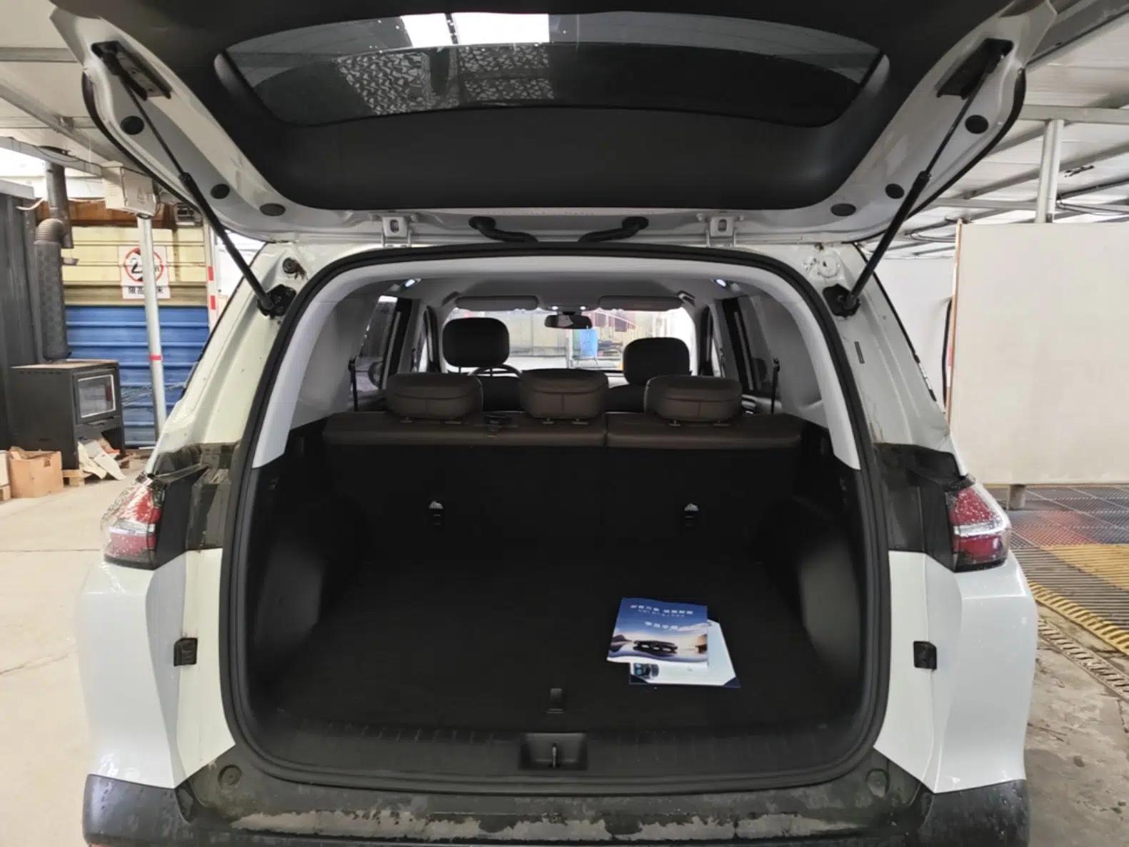 Wuling Xingguang 560 New Energy 2026 Model, Plug-in Hybrid, 125 km, Luxury Version — миниатюра 22