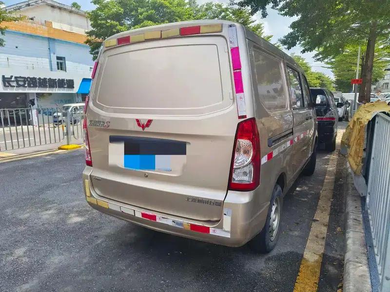 Wuling Rongguang 2019 1.2L S Van Basic 5-Seater — миниатюра 5