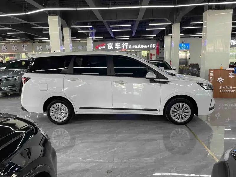 Wuling Jiachen 2022 1.5L Manual Comfort Model — миниатюра 7