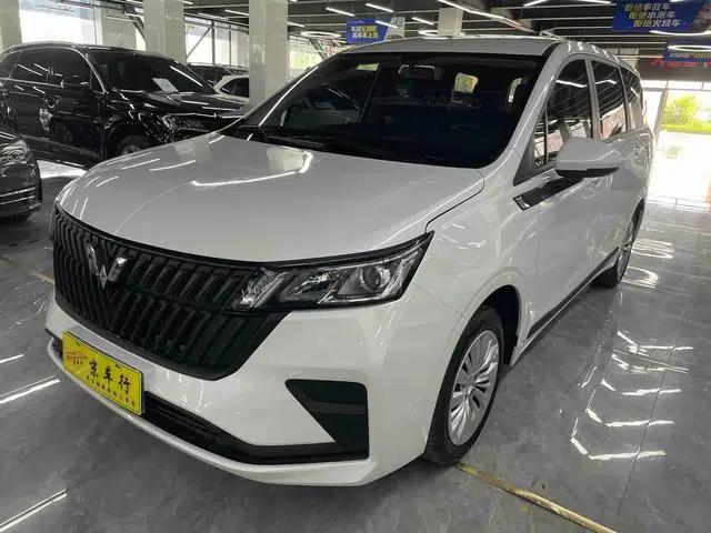 Wuling Jiachen 2022 1.5L Manual Comfort Model