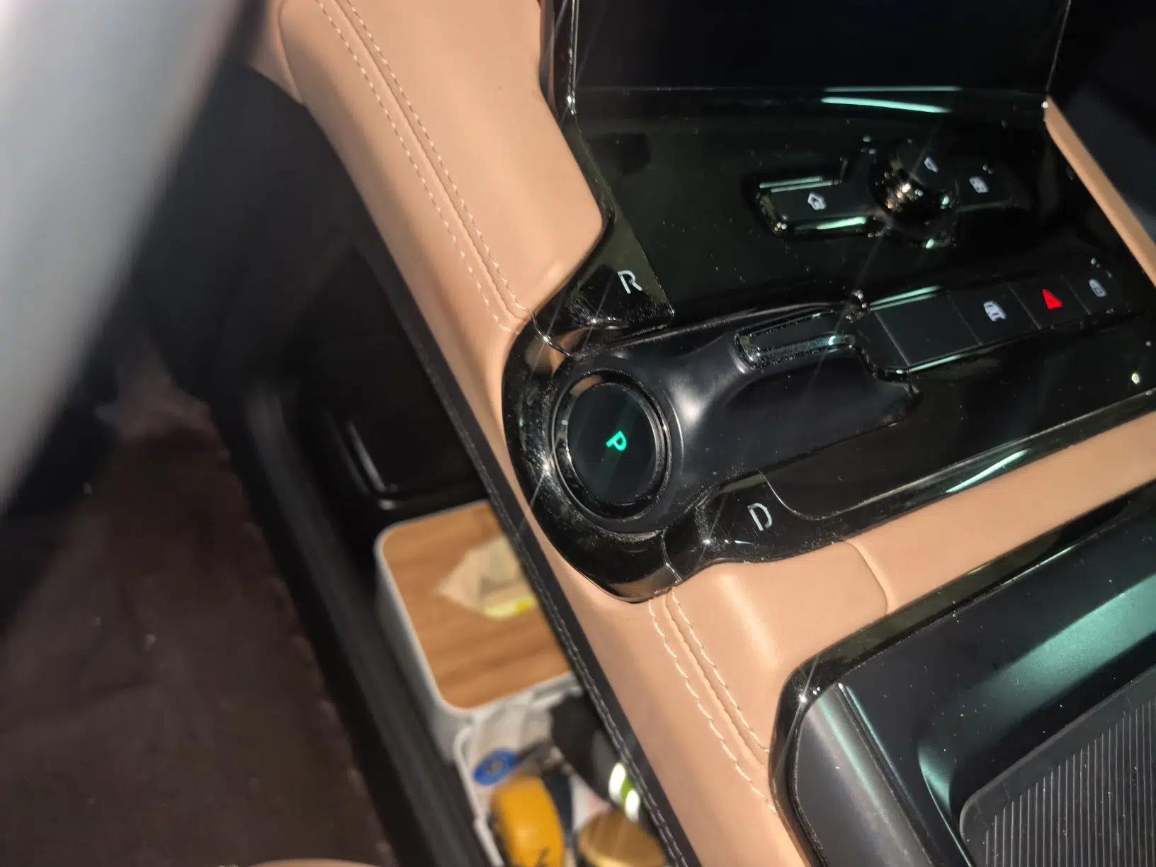 Nio ES8 2020 415 km Signature Edition 6-Seater Version — миниатюра 14