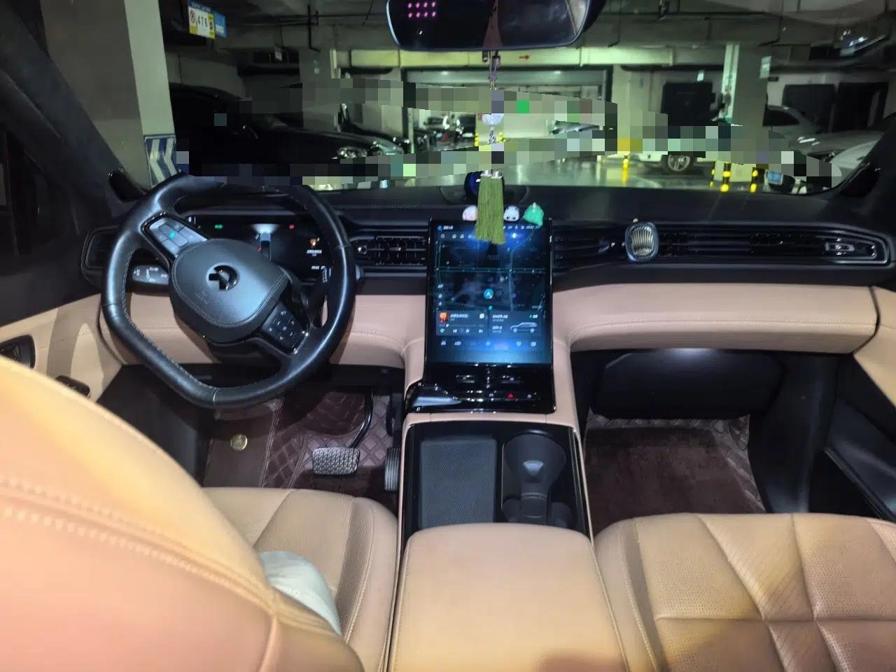 Nio ES8 2020 415 km Signature Edition 6-Seater Version — миниатюра 9