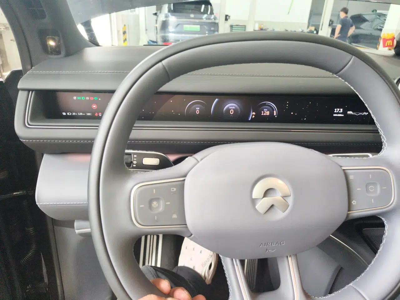 Nio ES8 2026 Model 6-seat Executive Luxury Edition — миниатюра 11
