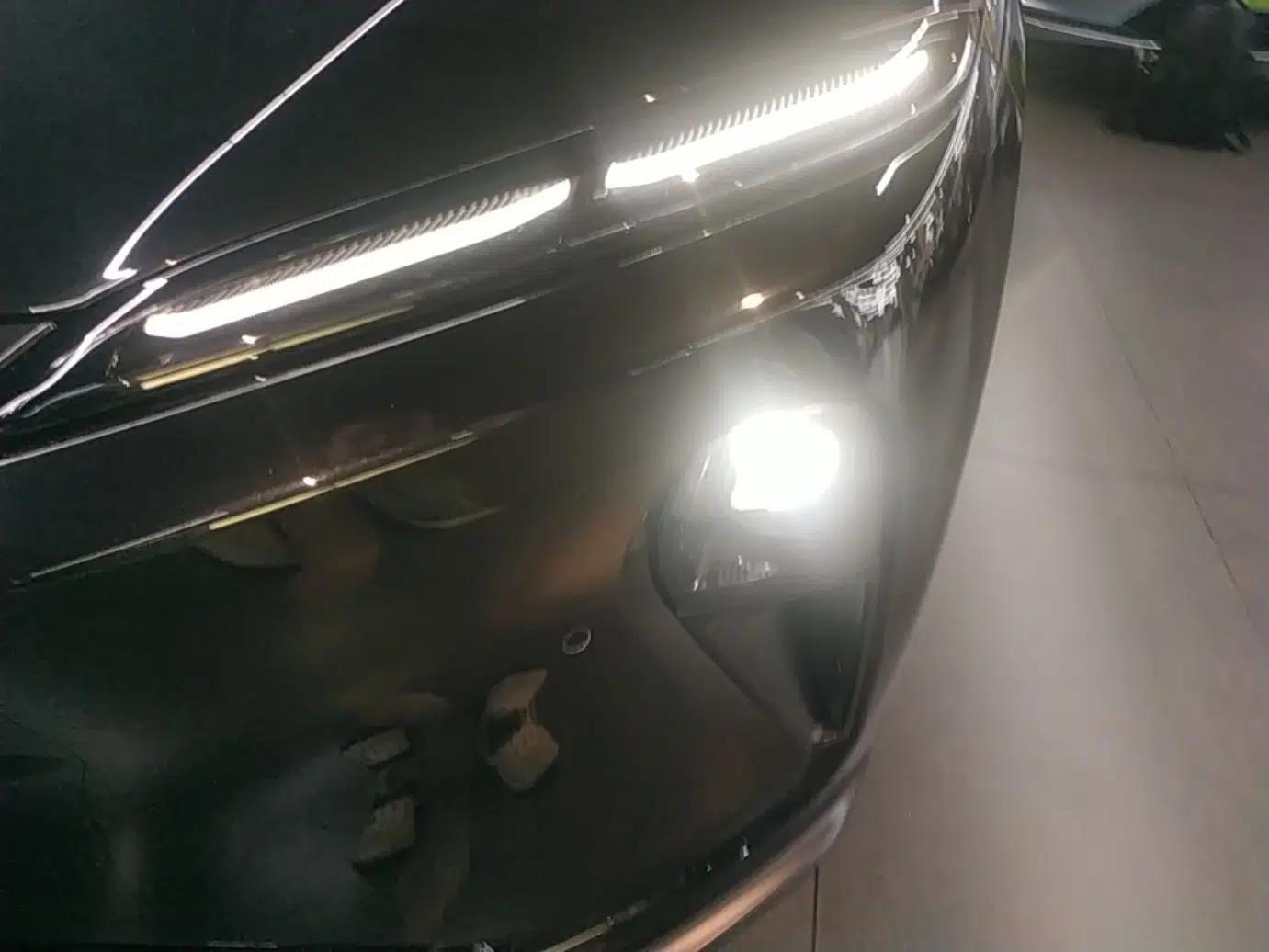 Nio ET5T 2024 75kWh Touring — миниатюра 8