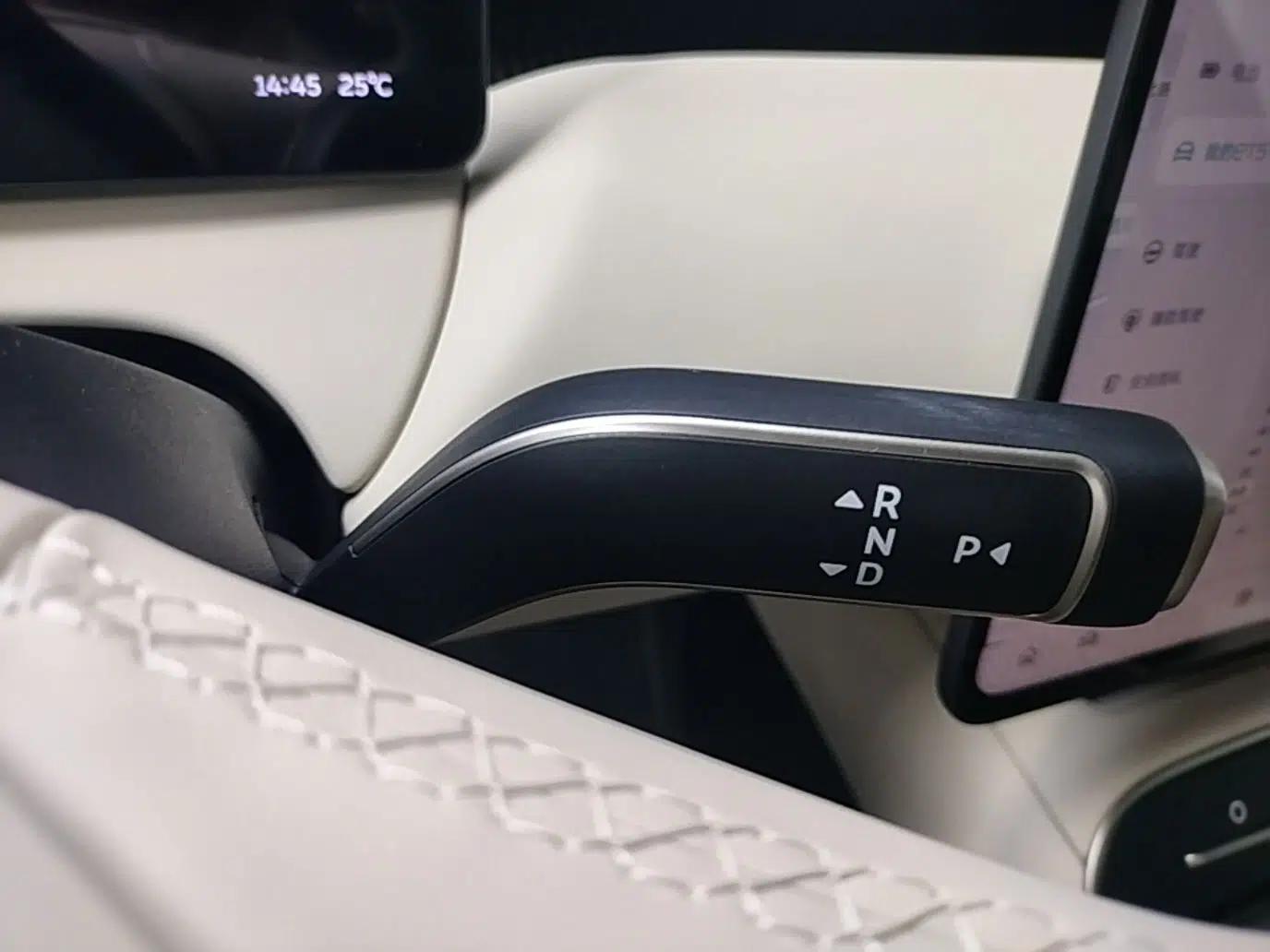 Nio ET5T 2025 75 kWh Touring — миниатюра 16
