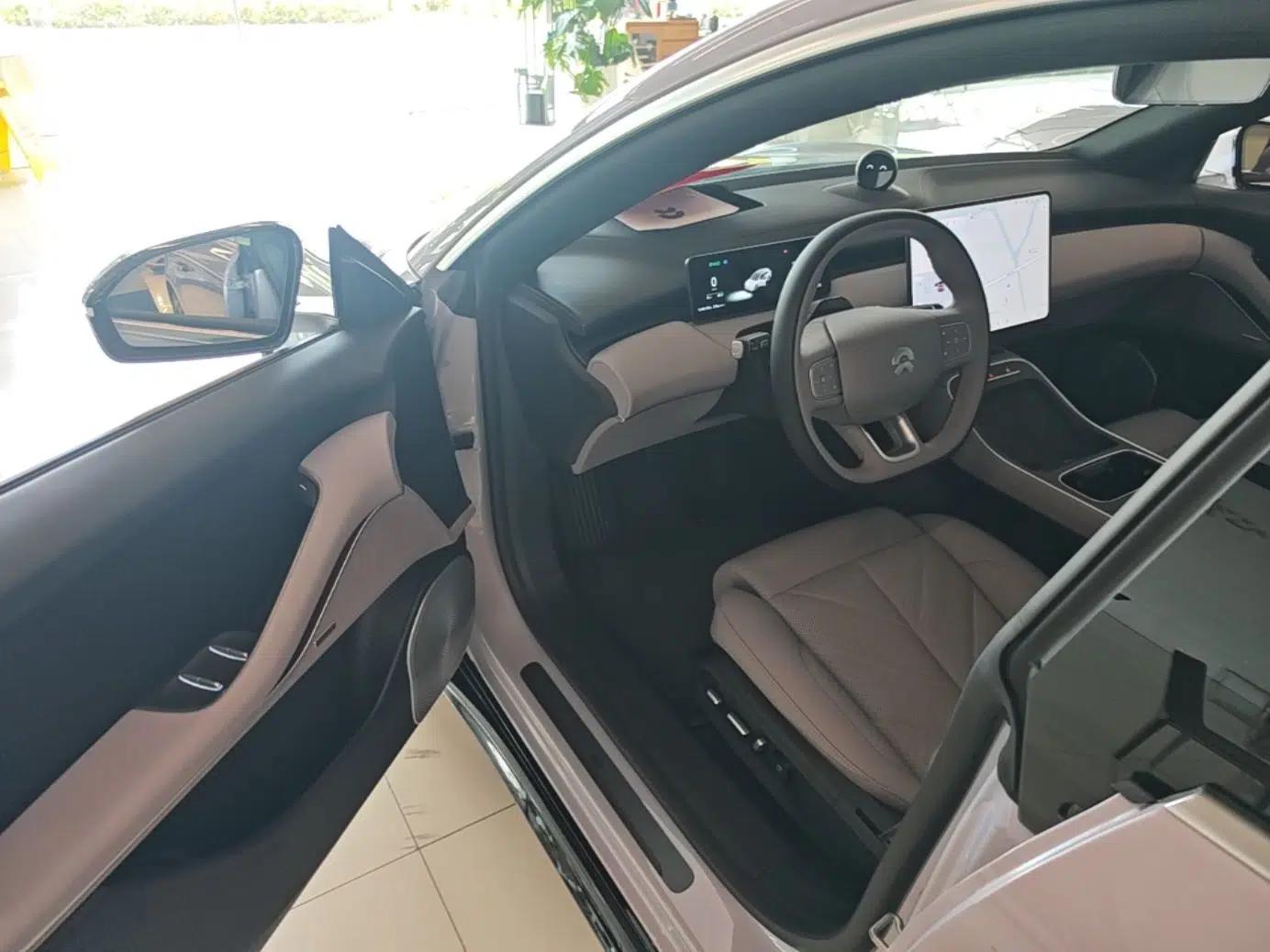 Nio ET5T 2025 75 kWh Touring — миниатюра 18