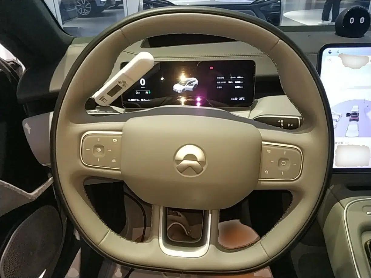 Nio ET5T 2025 75 kWh Touring — миниатюра 13