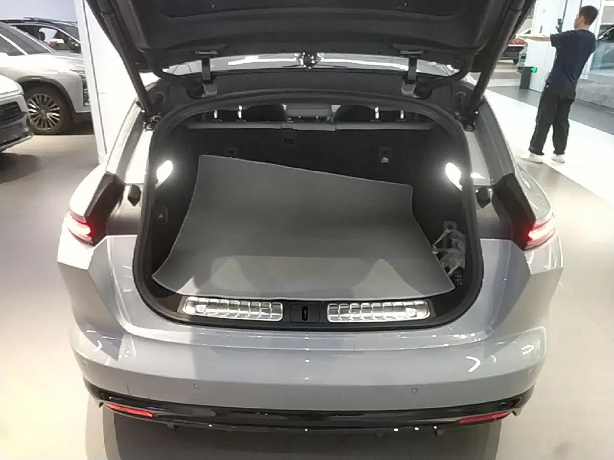 Nio ET5T 2025 75 kWh Touring — миниатюра 22