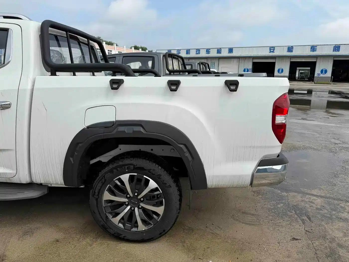 Starry Sky 2023 Starry Sky R 2.0T Automatic Diesel 2WD Luxury Edition with Long Box — миниатюра 14