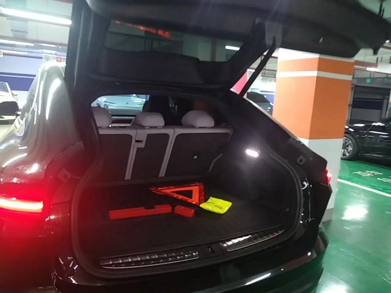Nio EC6 2024 75 kWh — миниатюра 27