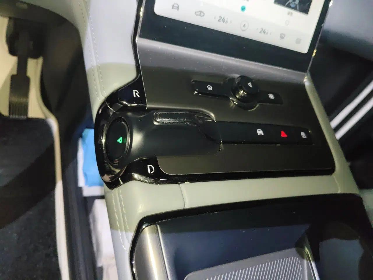 Nio EC6 2020 615 km Performance Edition — миниатюра 14