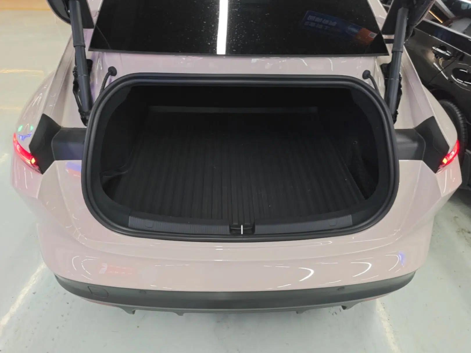 Nio ET5 2024 75 kWh — миниатюра 27