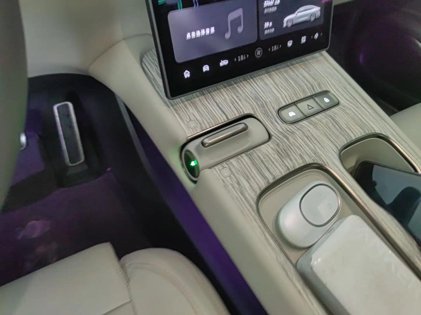 Nio ET7 2024 75 kWh Executive Signature Edition — миниатюра 21