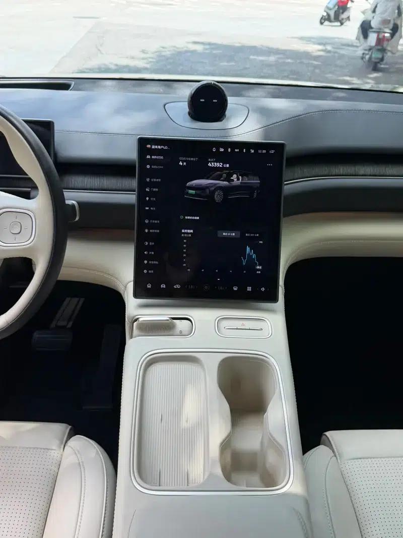 NIO ES6 2024 model 75kWh — миниатюра 7