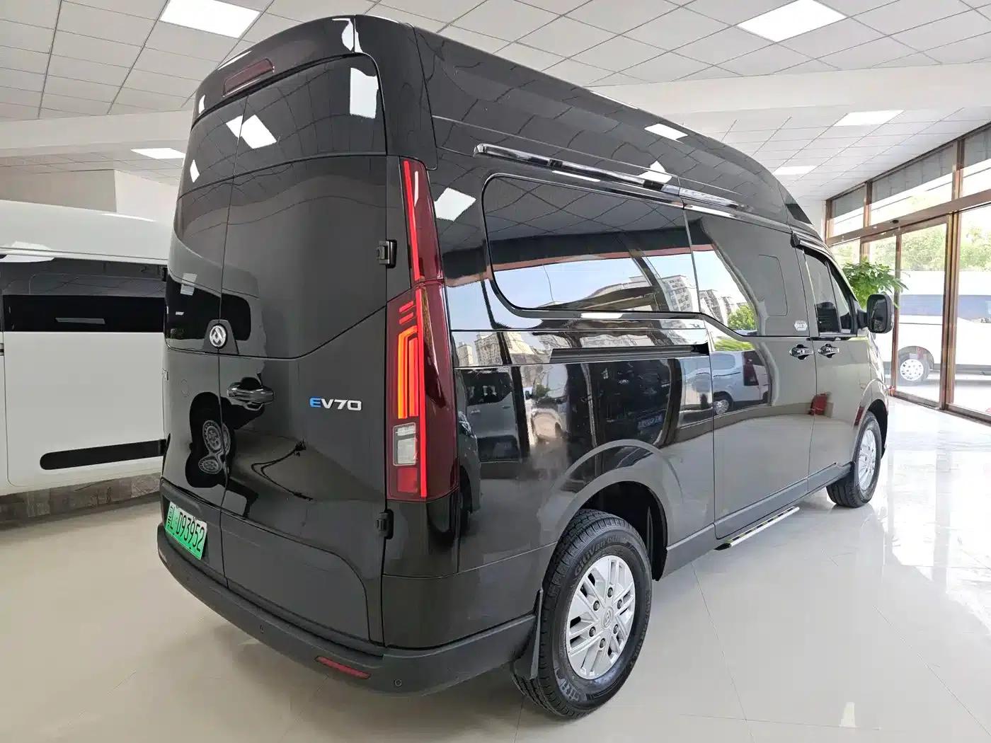 Xintu EV70 2025 Model 420km Long Wheelbase Mid-Roof Luxury Edition 9-Seater — миниатюра 6