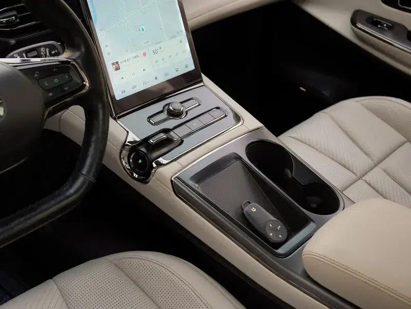 NIO ES8 2020 415KM Base Edition 7-Seater — миниатюра 15