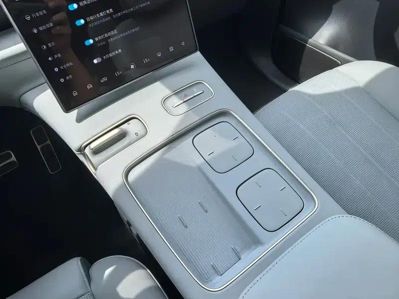 NIO ES8 2024 model 75kWh — миниатюра 13