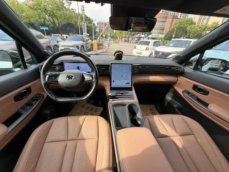 NIO ES8 2020 Model 450KM Six-Seater — миниатюра 7