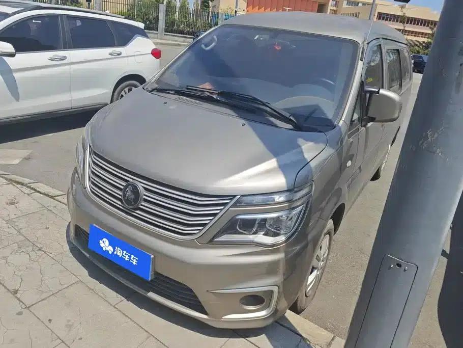 Lingzhi 2022 M5 1.6L Practical 7-Seater — миниатюра 1