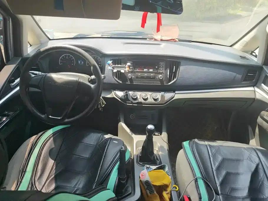 Lingzhi 2022 M5 1.6L Practical 7-Seater — миниатюра 12