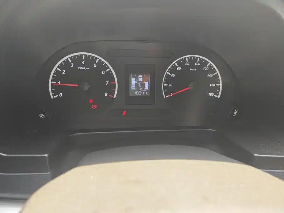 Lingzhi 2022 M5 1.6L Practical 7-Seater — миниатюра 14