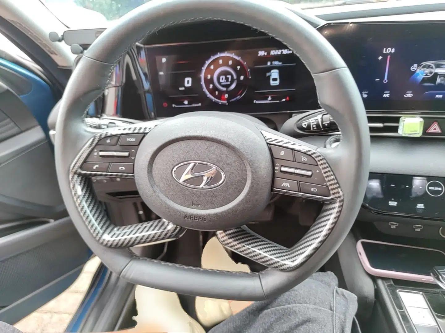 Hyundai Elantra 2021 1.5L CVT LUX Prestige Edition — миниатюра 13